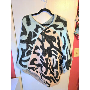 CHERISH OMBRE LEO Poncho Small/Medium NWT